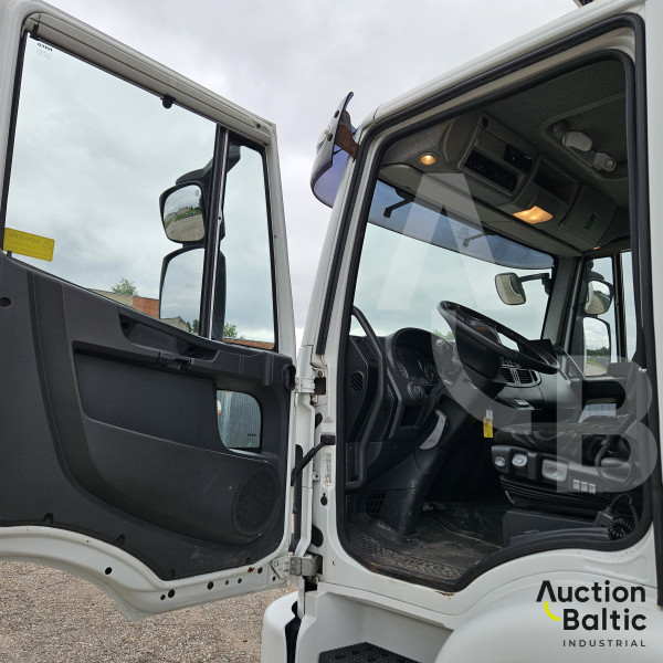 Iveco Euro Cargo 120E 25