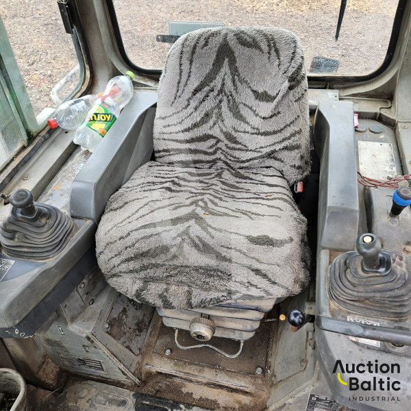 Komatsu D65EX-12