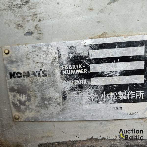 Komatsu D65EX-12