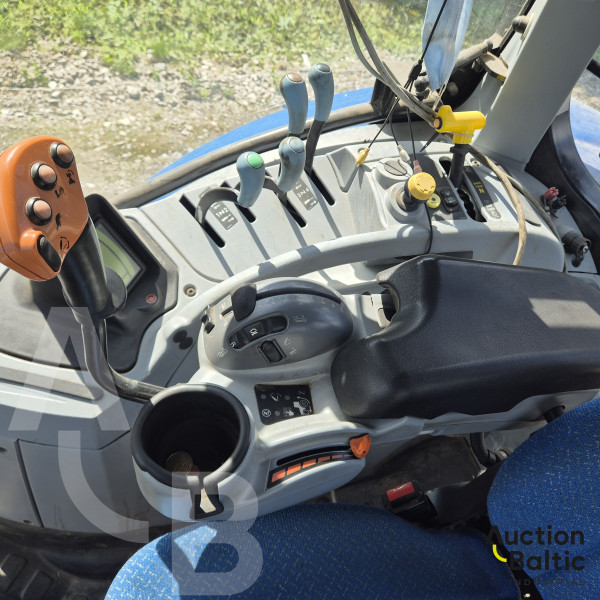 New Holland T 7.210