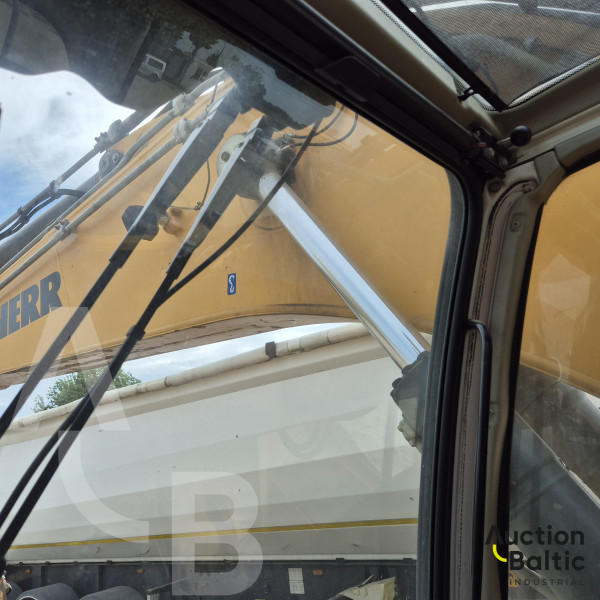 Liebherr R 916 LC