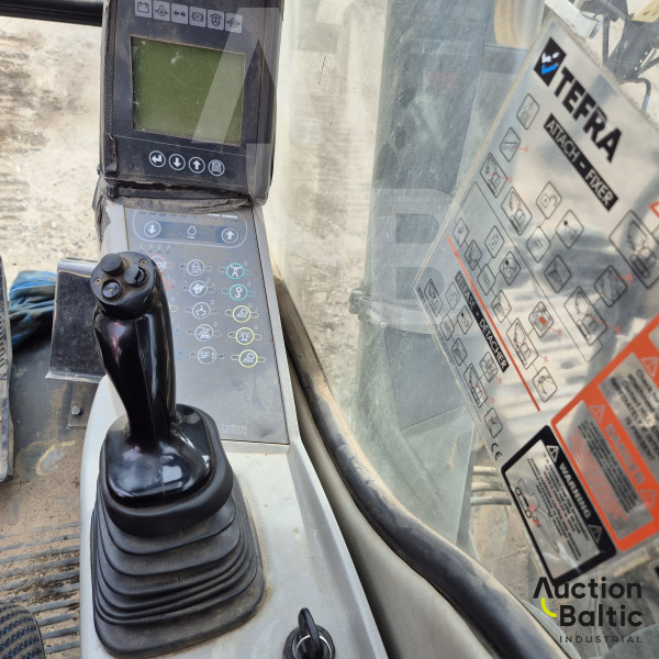 Liebherr R 916 LC