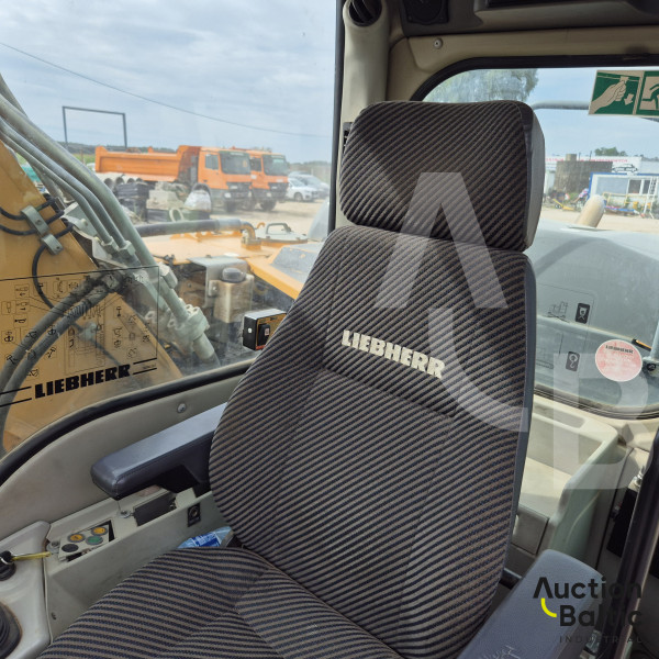 Liebherr R 916 LC