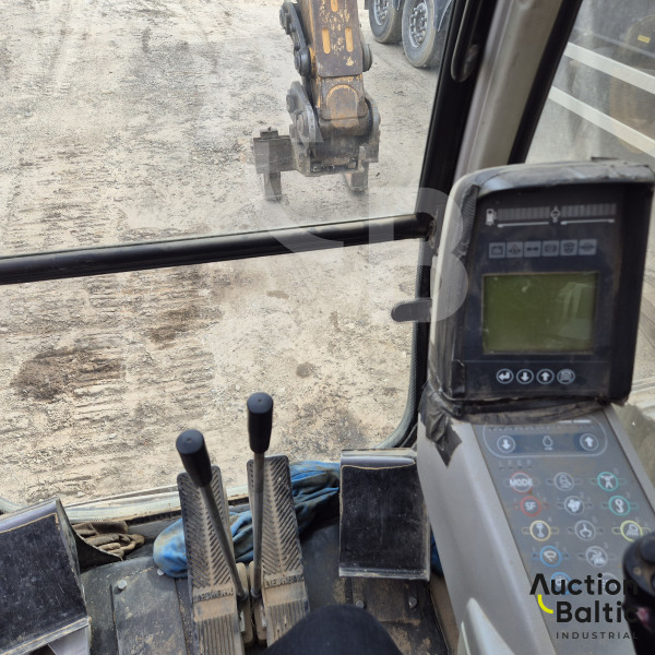 Liebherr R 916 LC