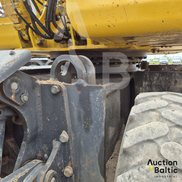 Komatsu PW160