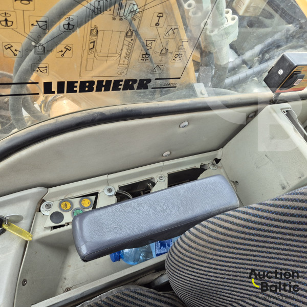 Liebherr R 916 LC