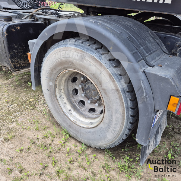 Iveco AS 440S + Carnehl CHKS/A