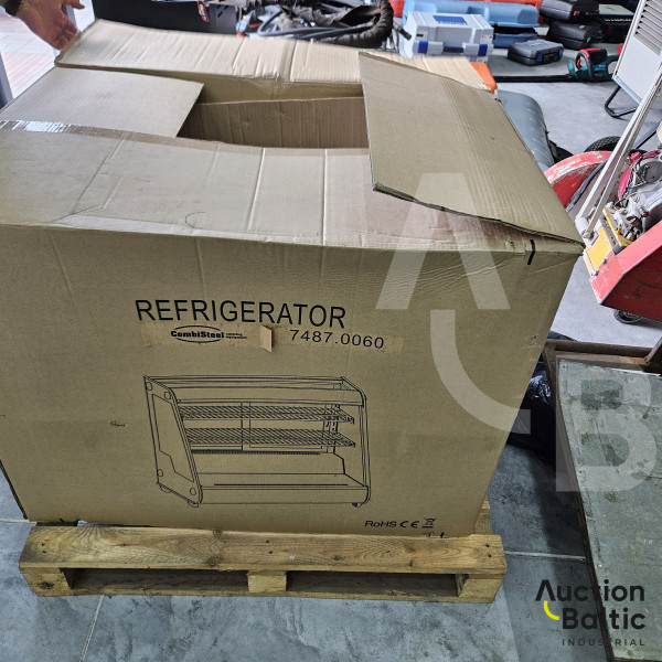Mobile beer bar and display refrigerator
