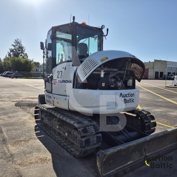 Komatsu PC80MR-3