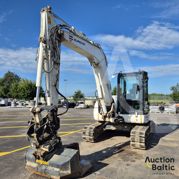 Komatsu PC80MR-3