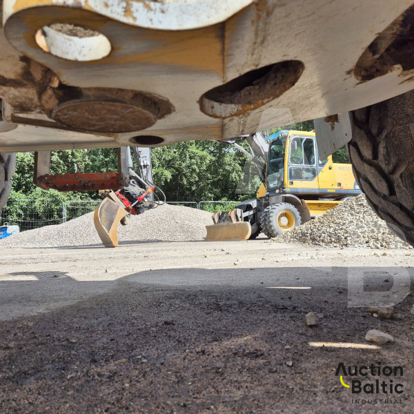 Volvo L 90
