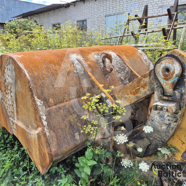 Liebherr 944
