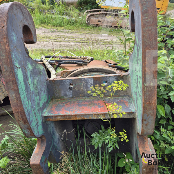 Demolitions shears
