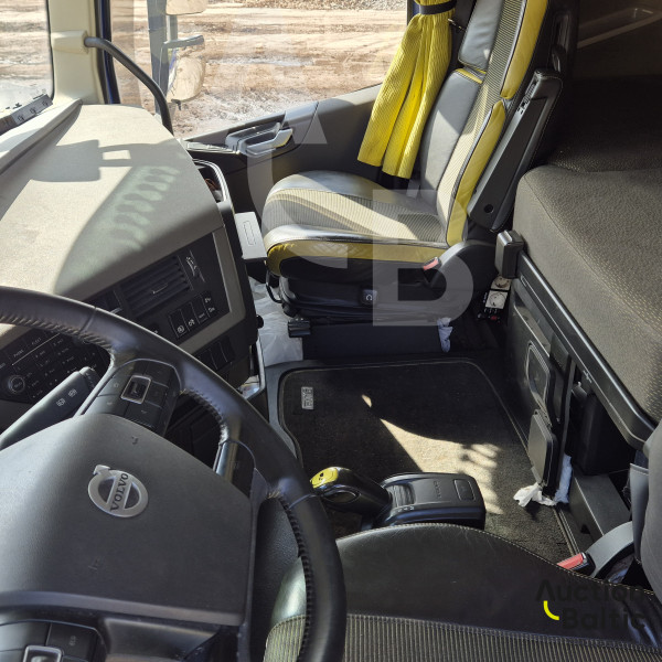 Jenz HEM 583 + Volvo FH16 + Palfinger Epsilon Q130LD97