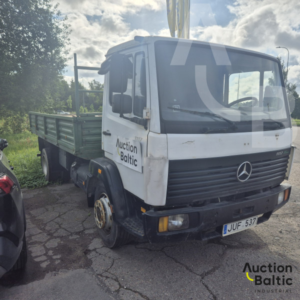 Mercedes-Benz 1117
