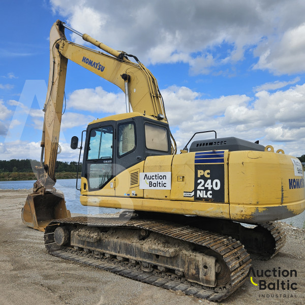 Komatsu PC240NLC-7K