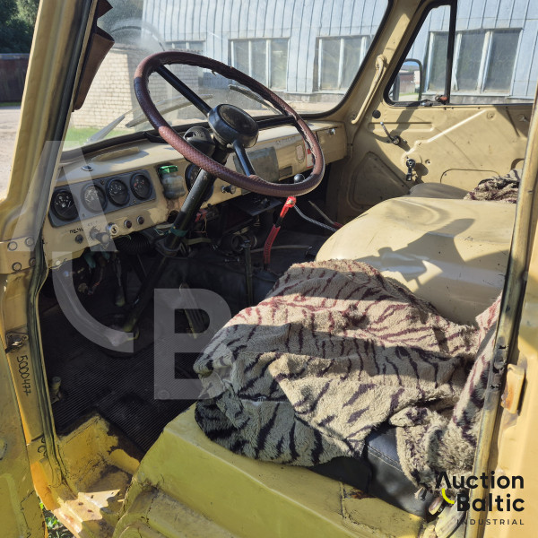 UAZ 3303