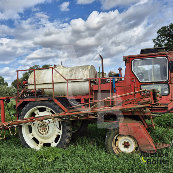 Self-propelled sprayer