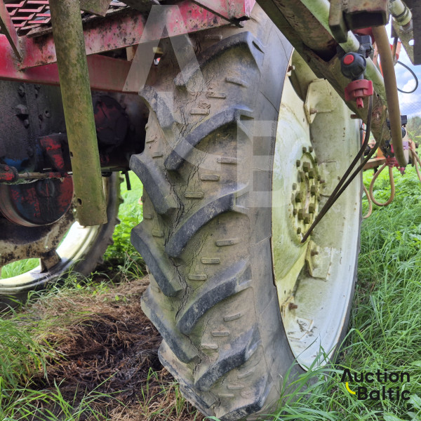 Self-propelled sprayer