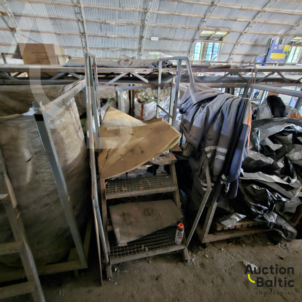 Waste sorting line