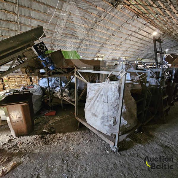 Waste sorting line