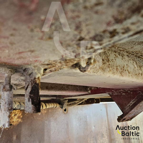 Tipper truck cargo part with frame and cylinder