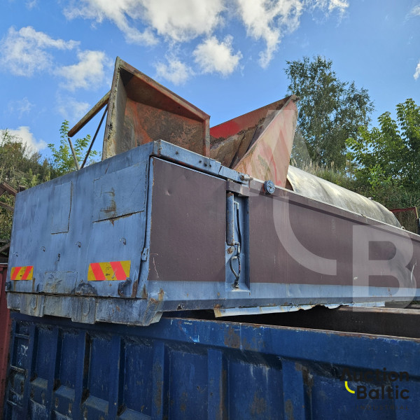 Tipper truck cargo part with frame and cylinder