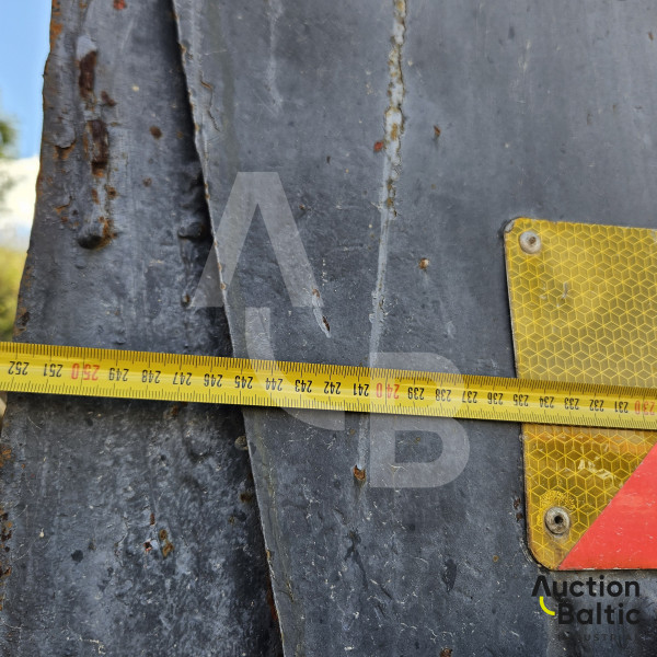 Tipper truck cargo part with frame and cylinder