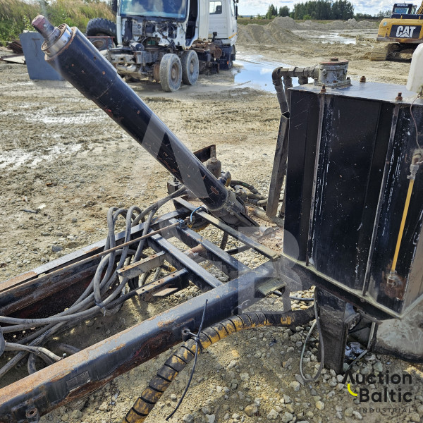 Tipper truck cargo part with frame and cylinder