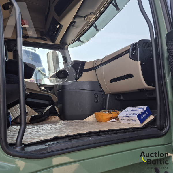 Mercedes-Benz Actros 1845