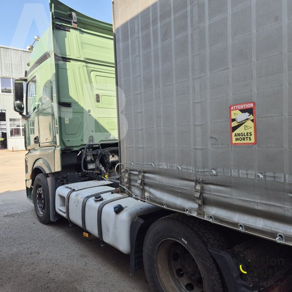 Mercedes-Benz Actros 1845