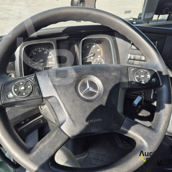 Mercedes-Benz Actros 1845