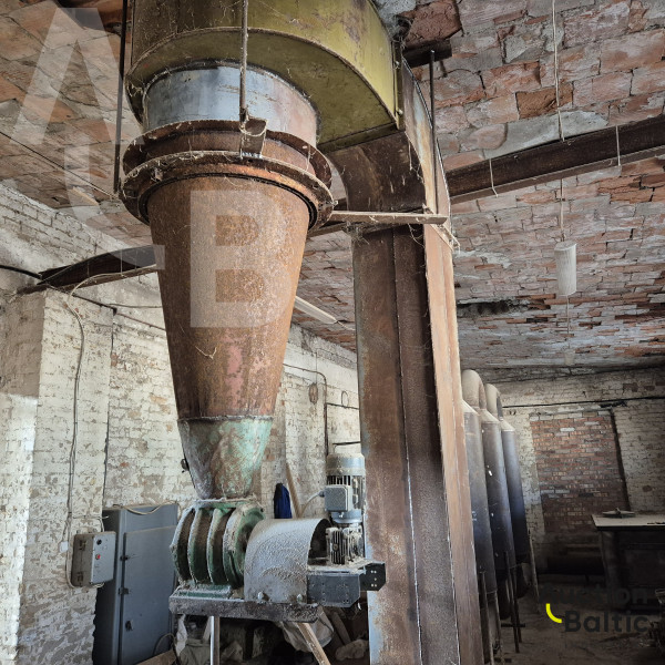 Sawdust dryer