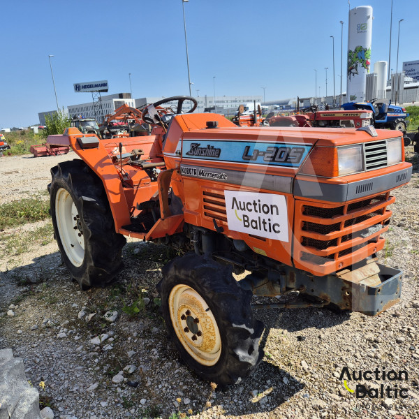 Kubota L1-205D