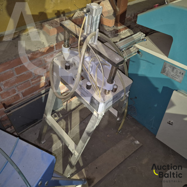 PVC corner machine
