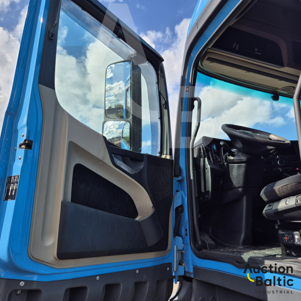 Mercedes-Benz Actros 1842