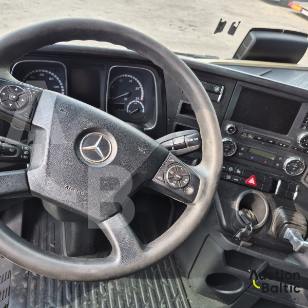 Mercedes-Benz Actros 1842