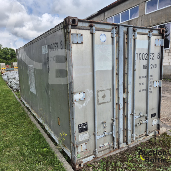 Sea container with tank inside