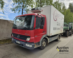 Mercedes-Benz 815