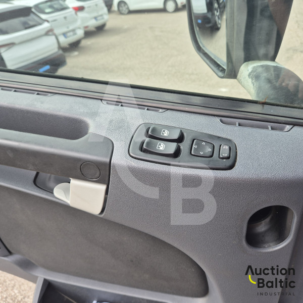 Scania P 450