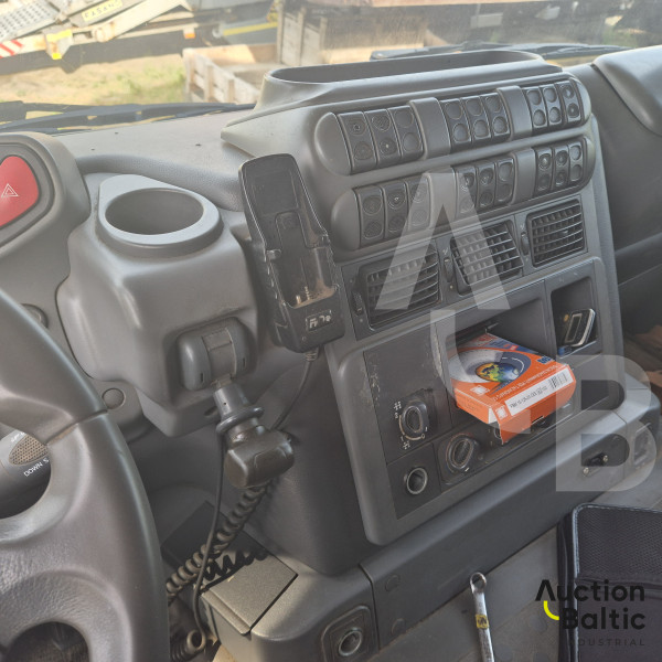 Iveco AS260S43 + King GTS44/3 + Palfinger PK 32080 C