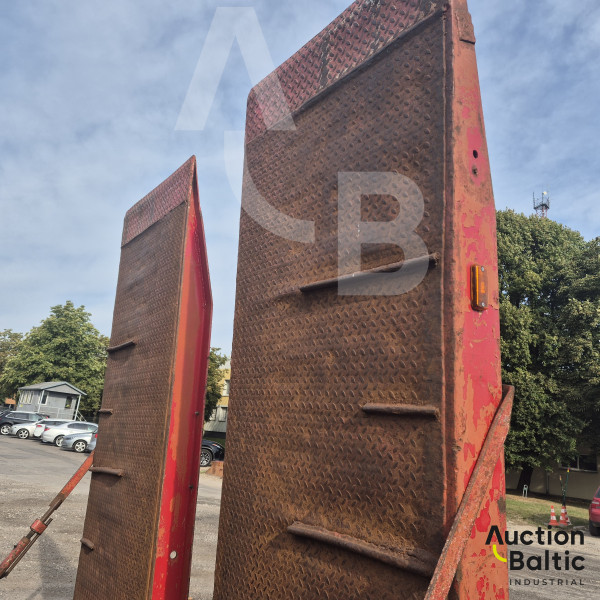 Iveco AS260S43 + King GTS44/3 + Palfinger PK 32080 C