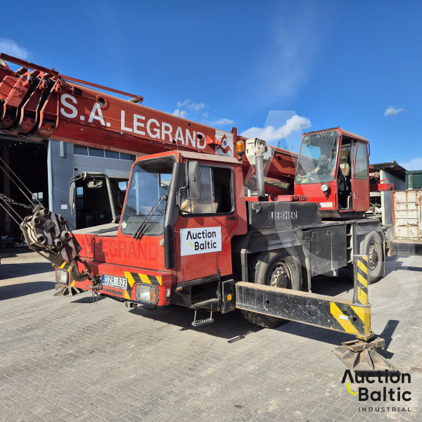 Liebherr UTM 526