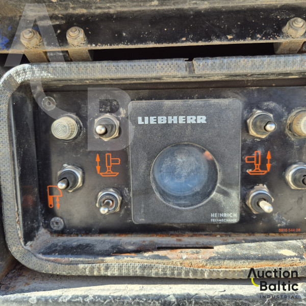 Liebherr UTM 526