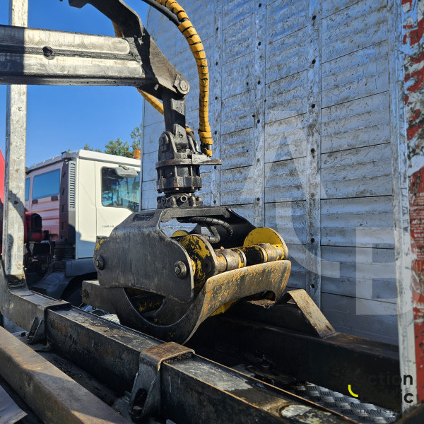 Scania R 480 LA + LOGLIFT F82S76R