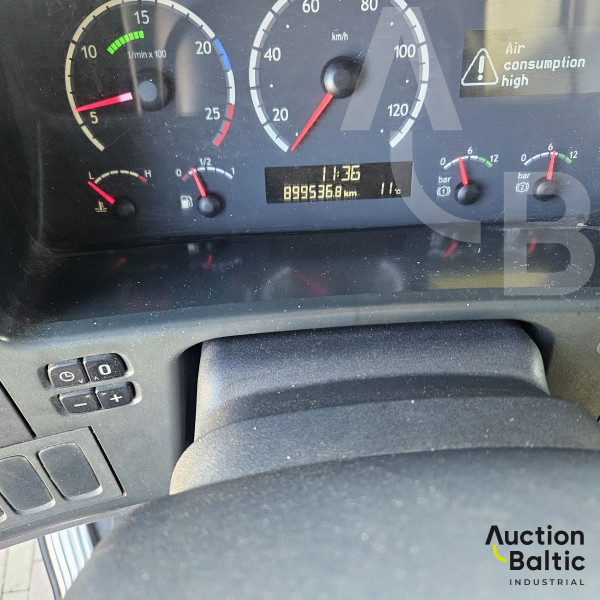 Scania R 480 LA + LOGLIFT F82S76R