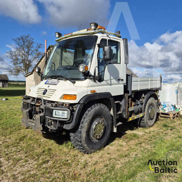 Mercedes-Benz Unimog U 400