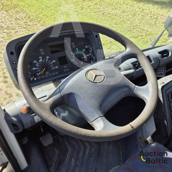 Mercedes-Benz Unimog U 400