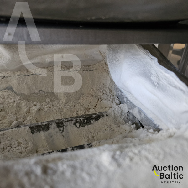 Dry powder screeners