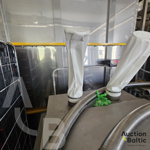 Dry powder screeners